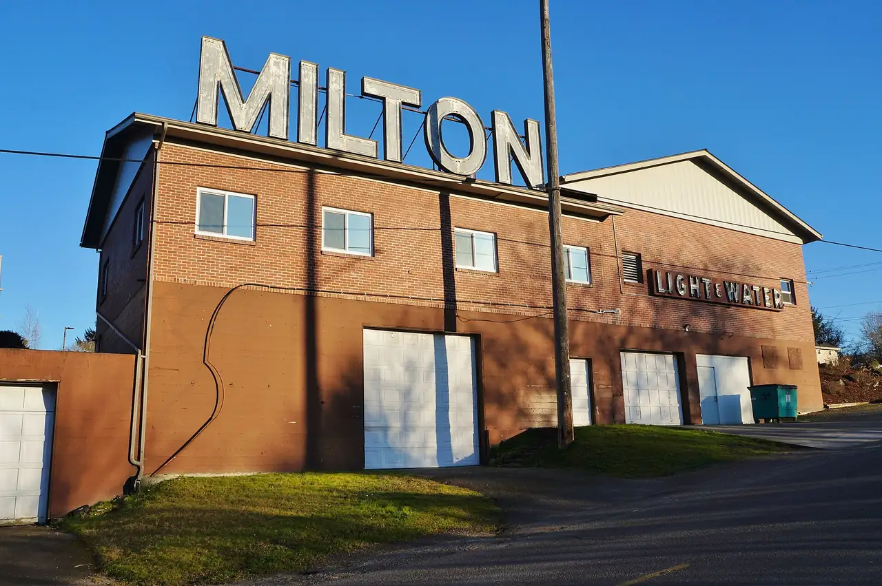 City hall building in Milton, Washington